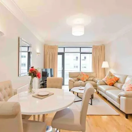 Luxury Two Bedroom In Appartement Dublin