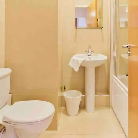 Luxury Two Bedroom In *