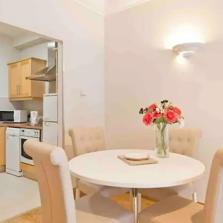 Appartement Luxury Two Bedroom In *