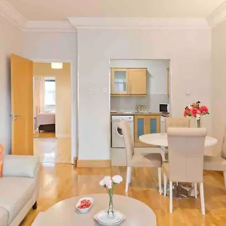 Luxury Two Bedroom In دبلن