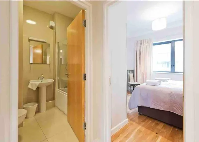 Luxury Two Bedroom In Apartment